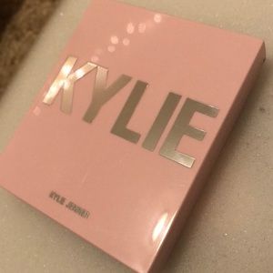 Kylie Cosmetics Blush in shade Pink Power